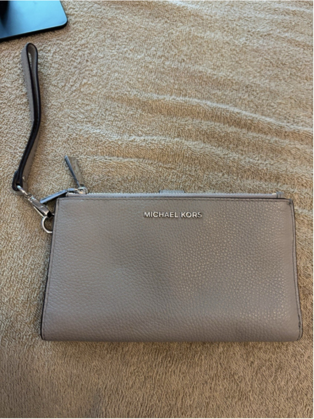 Michael Kors Women's Smartphone Wallet Jet Set, Gray W/ Silver Hardware Wristlet